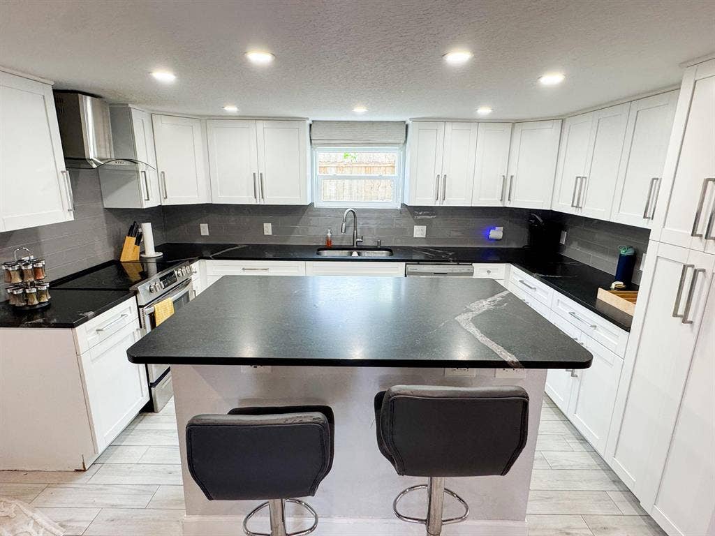 4 BR in St. Petersburg