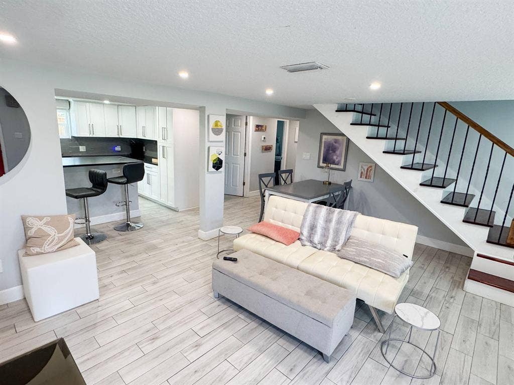 4 BR in St. Petersburg