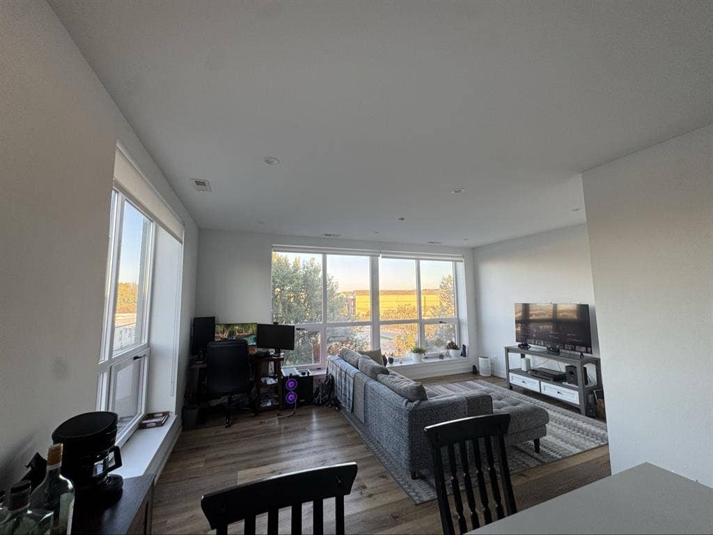 Private room for sublet in Avondale