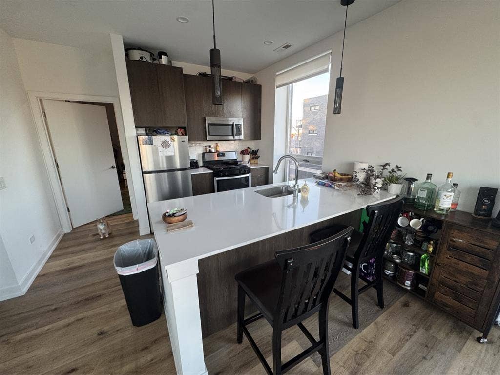 Private room for sublet in Avondale