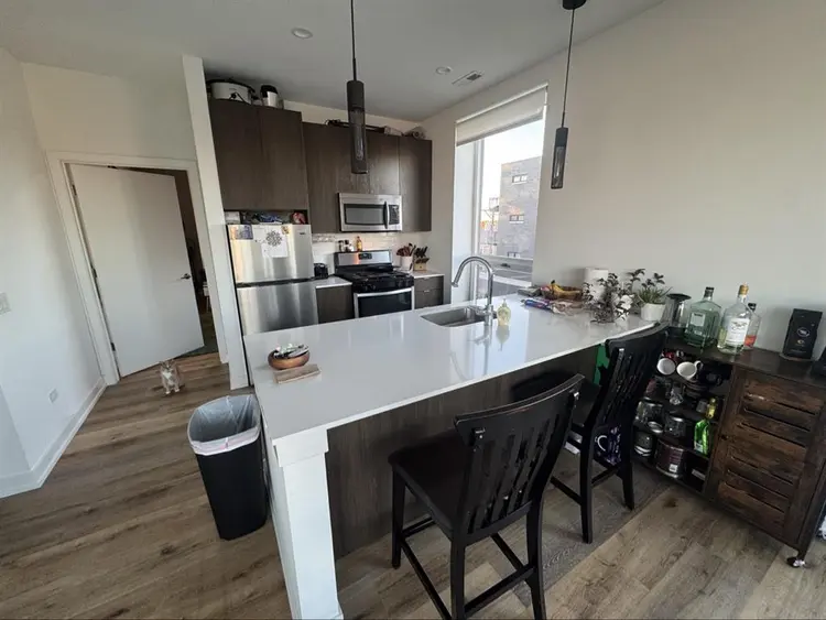 Private room for sublet in Avondale