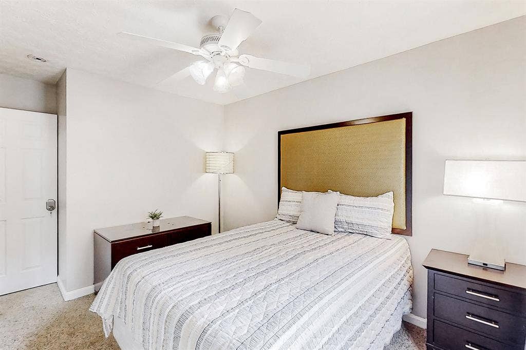 8 BR in Stone Mountain