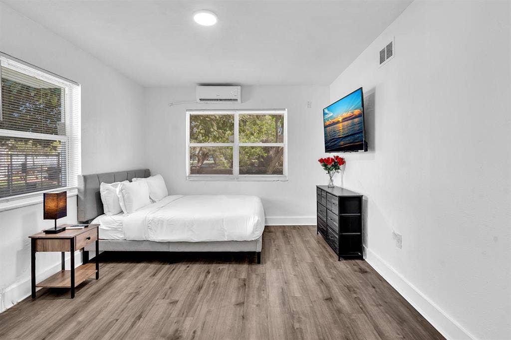2 BR in Miami