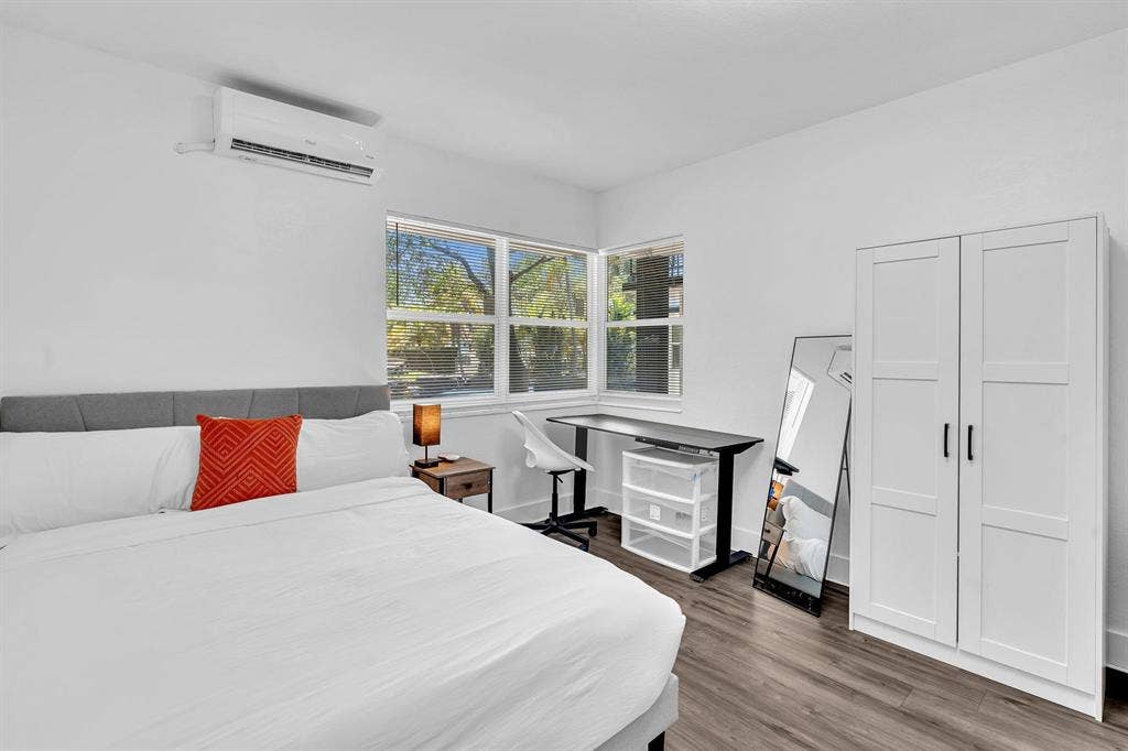 2 BR in Miami