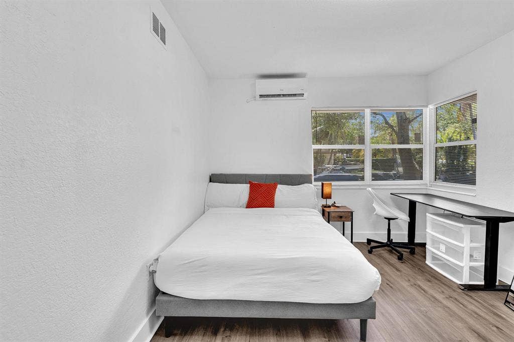 2 BR in Miami