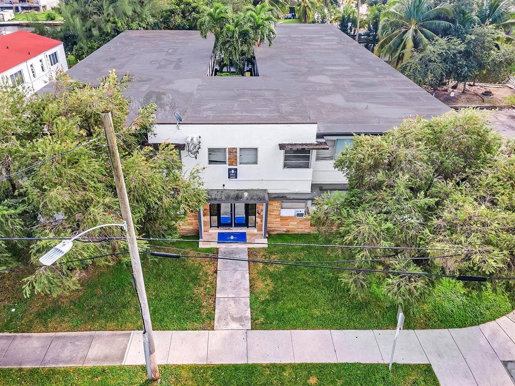 2 BR in Miami