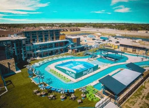 Subleasing 1 bedroom (Barracks)