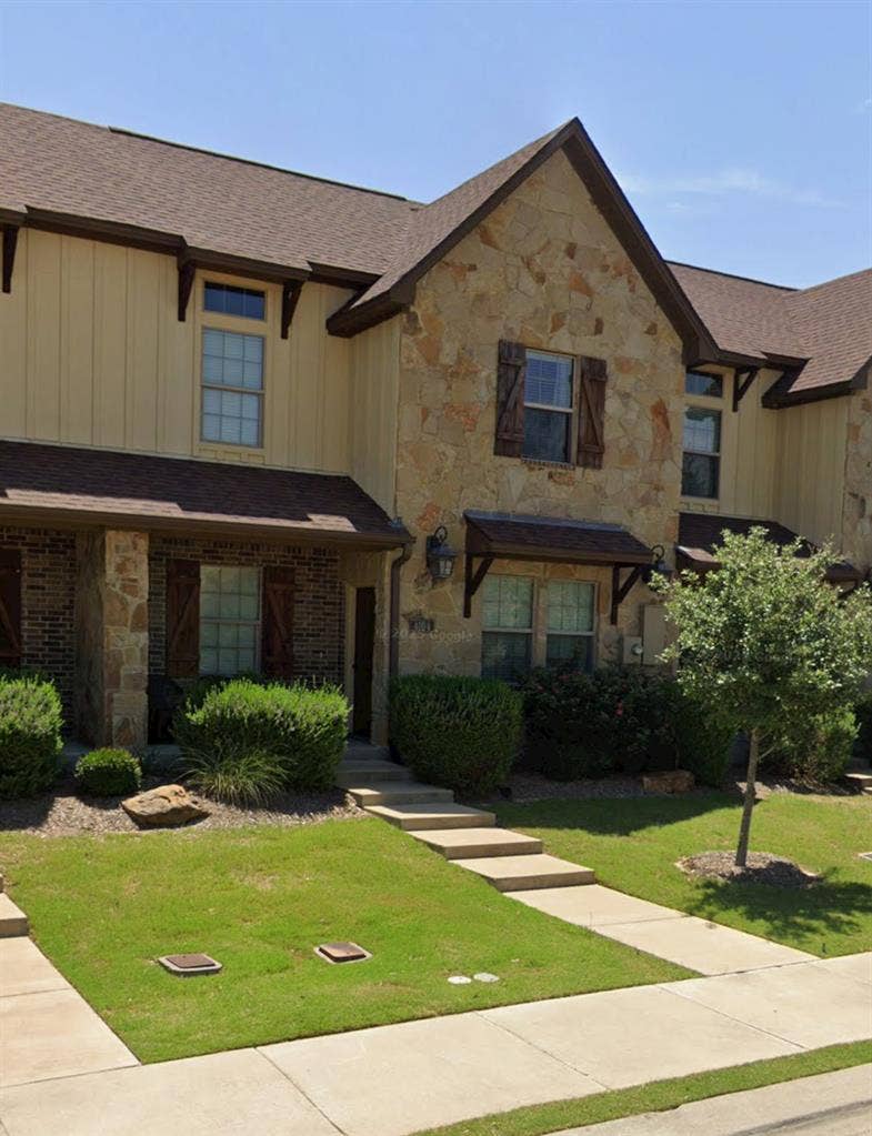 Subleasing 1 bedroom (Barracks)