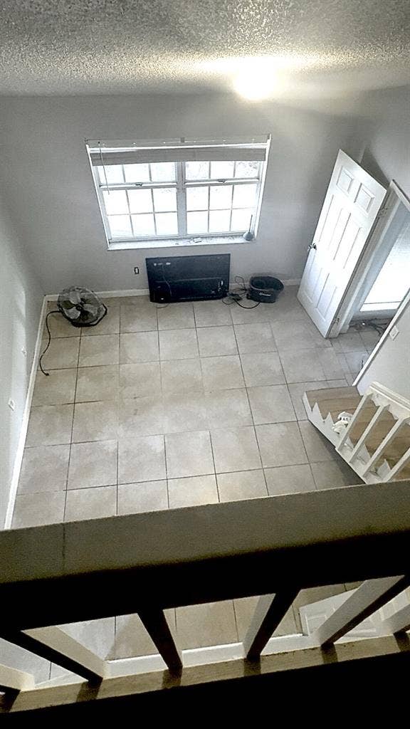 Spacious 3 BR Home w/ Loft Office -