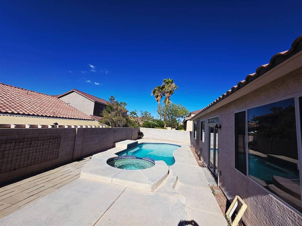 4 BR in Las Vegas