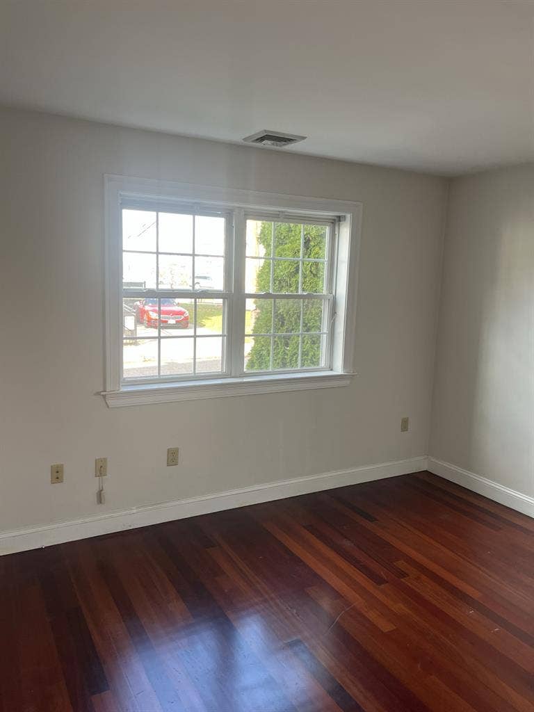 Big room for rent in Dorchester