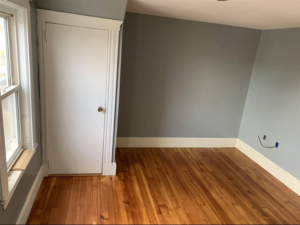 Quiet shared home - easy city acces