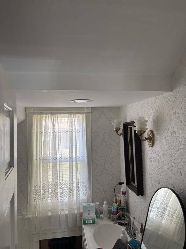 Quiet shared home - easy city acces