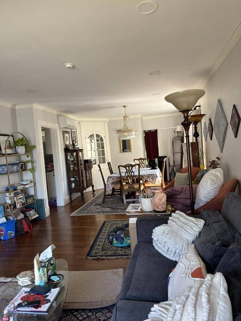 Quiet shared home - easy city acces