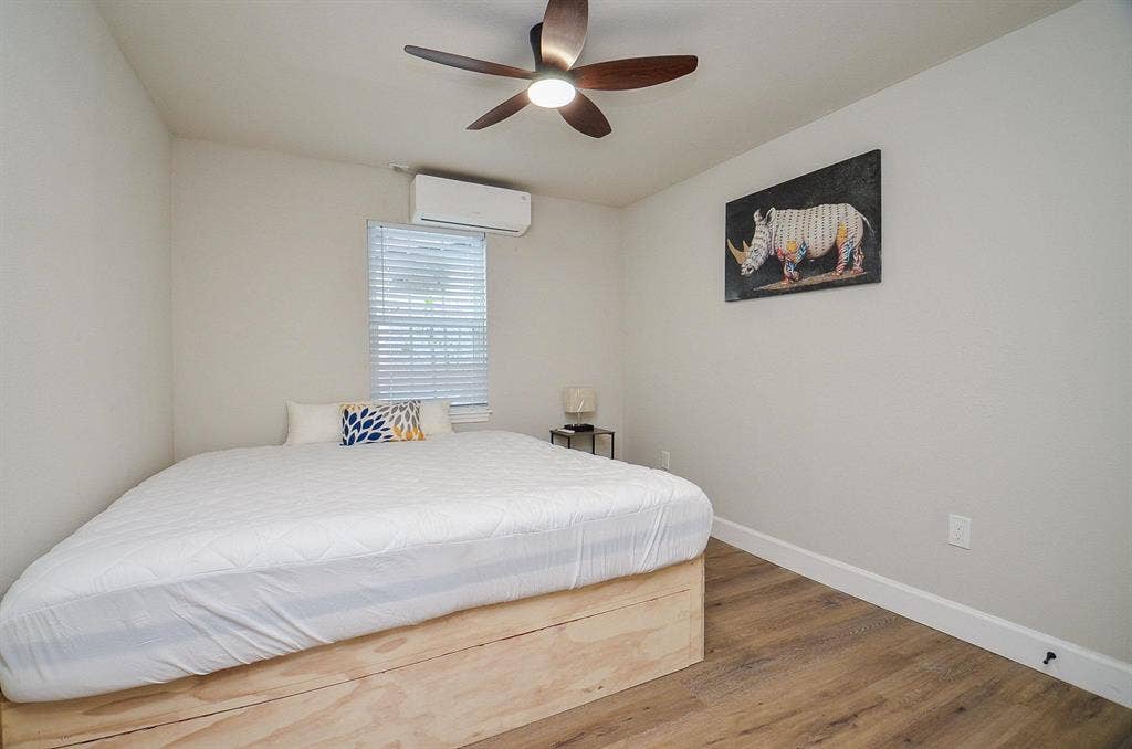 2 BR in Houston