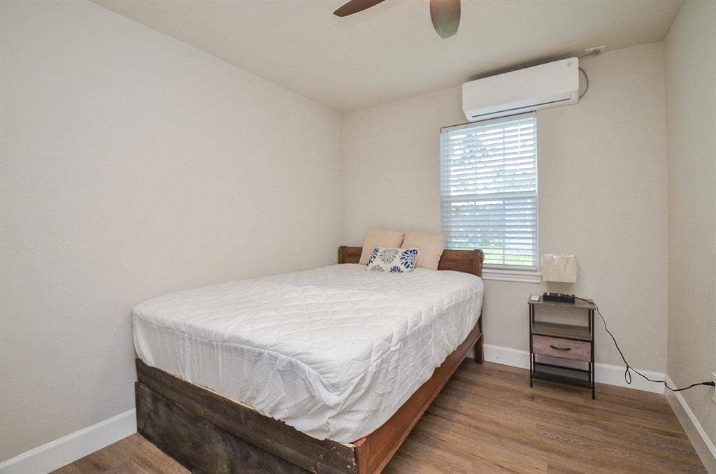 2 BR in Houston