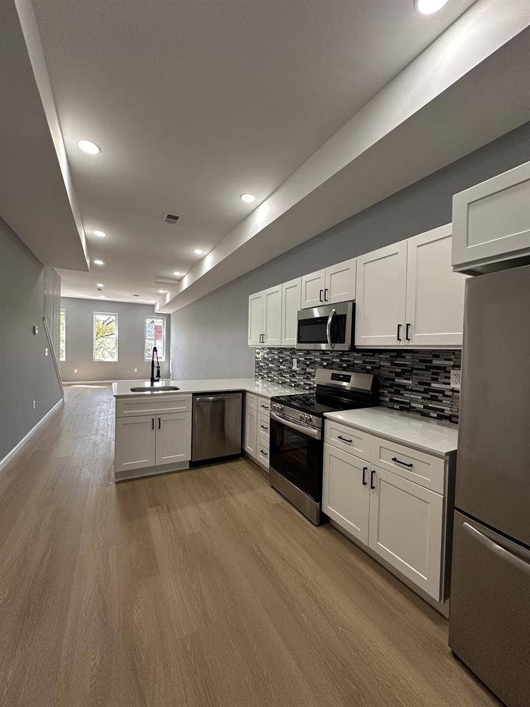 Modern 3BR Duplex on Druid Hill Ave