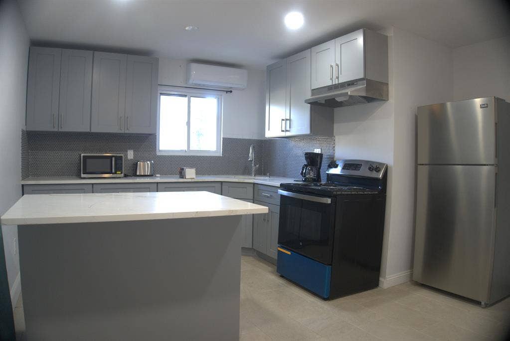 3 BR in West Babylon