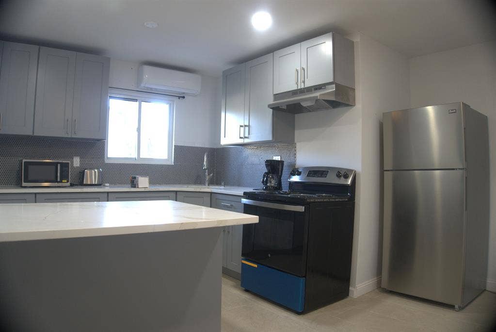3 BR in West Babylon