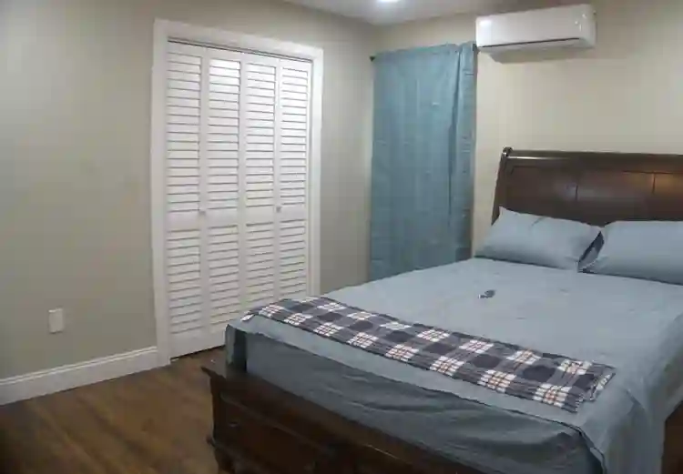 3 BR in West Babylon