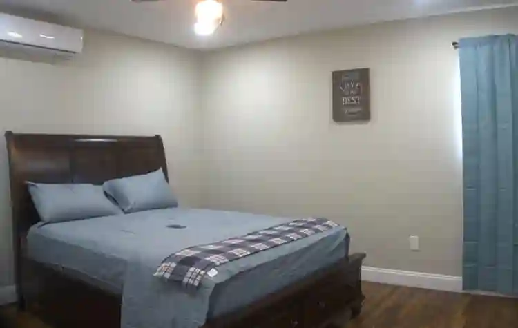 3 BR in West Babylon