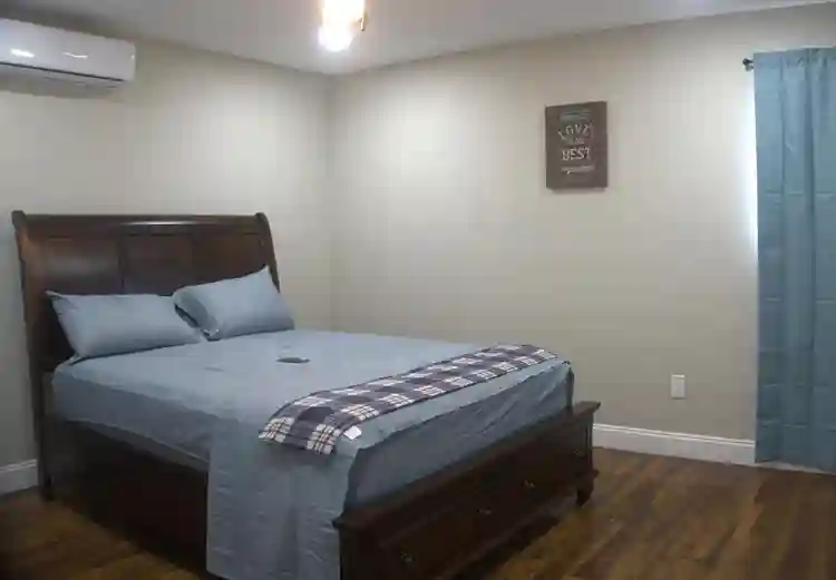 3 BR in West Babylon