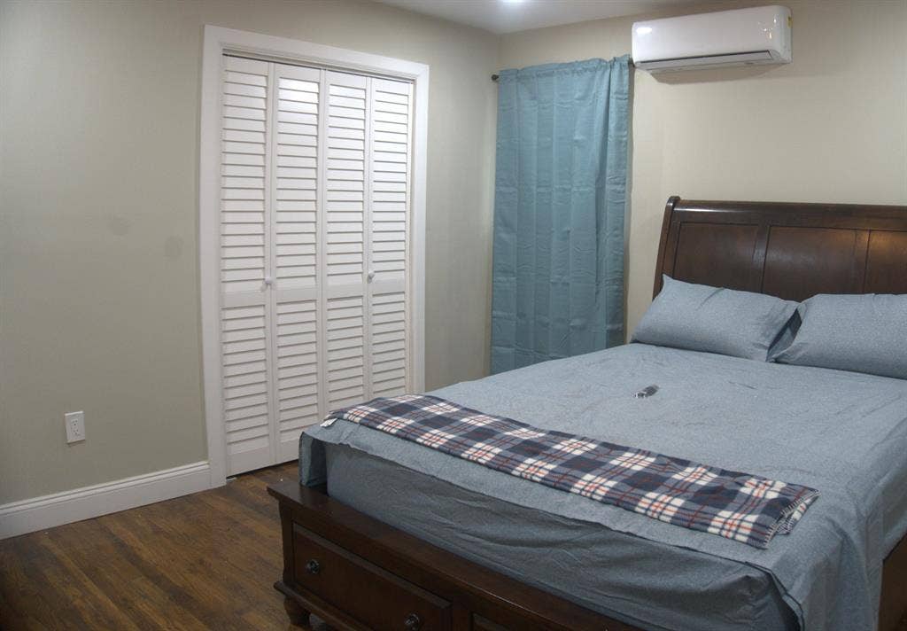 3 BR in West Babylon