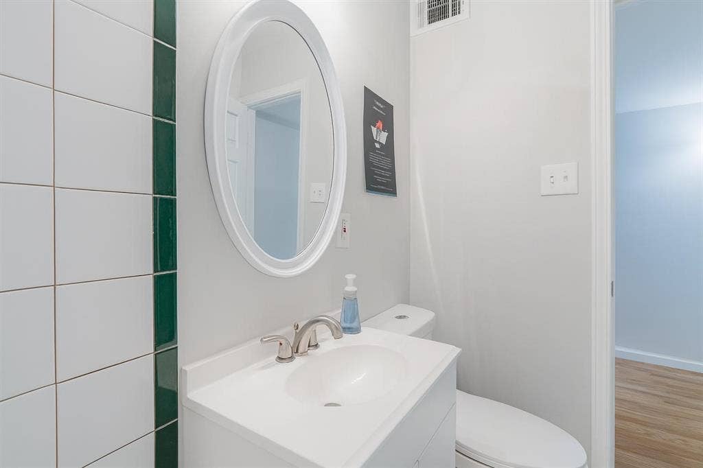 6 BR in Forest Park