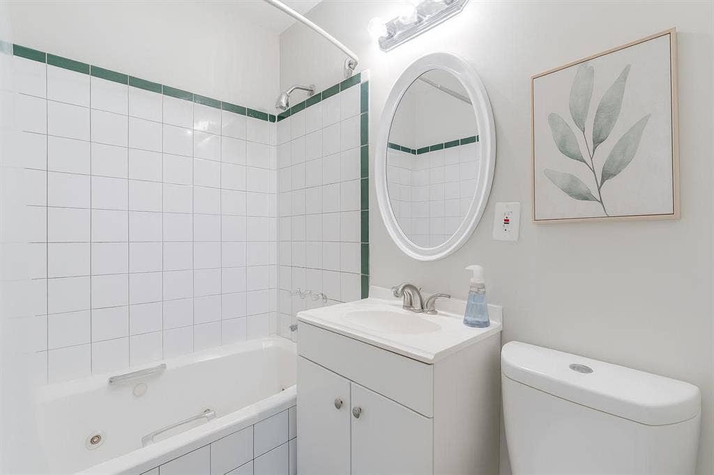 6 BR in Forest Park