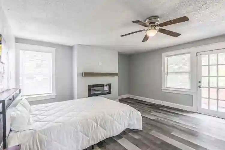 6 BR in Kansas City