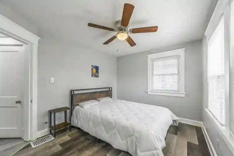 6 BR in Kansas City