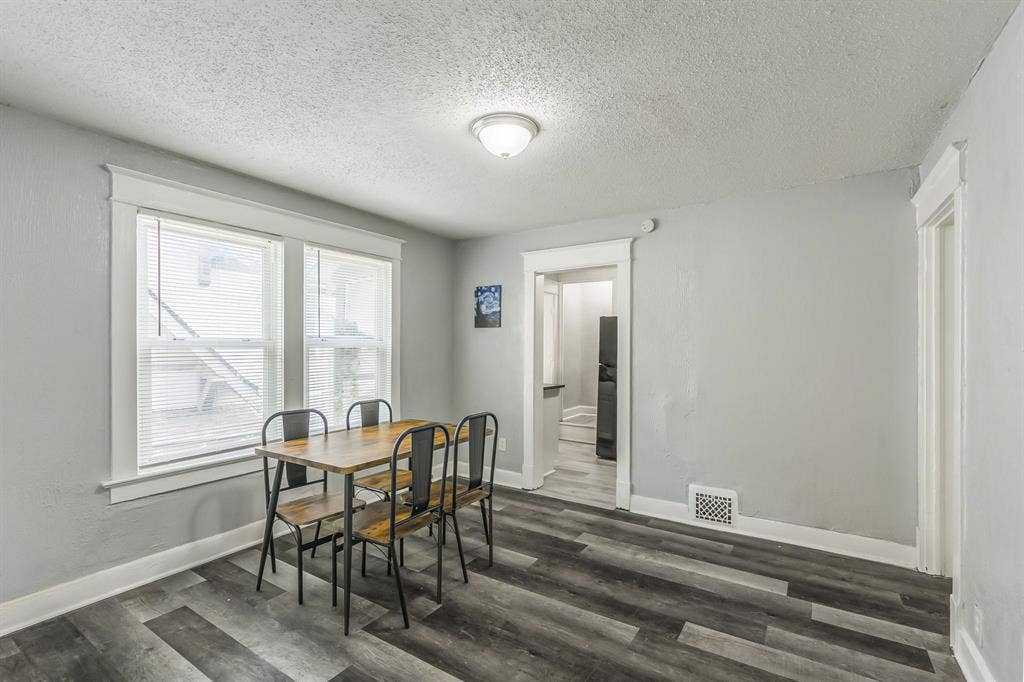 6 BR in Kansas City