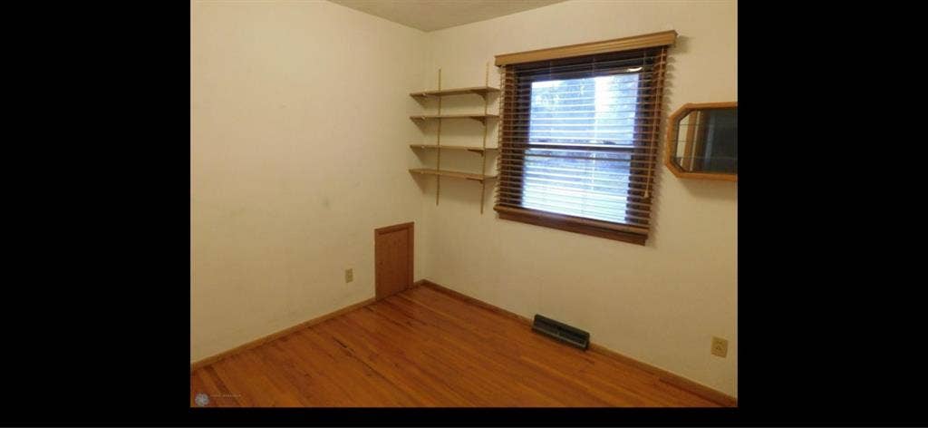 2 bedroom share space
 - Priv Home