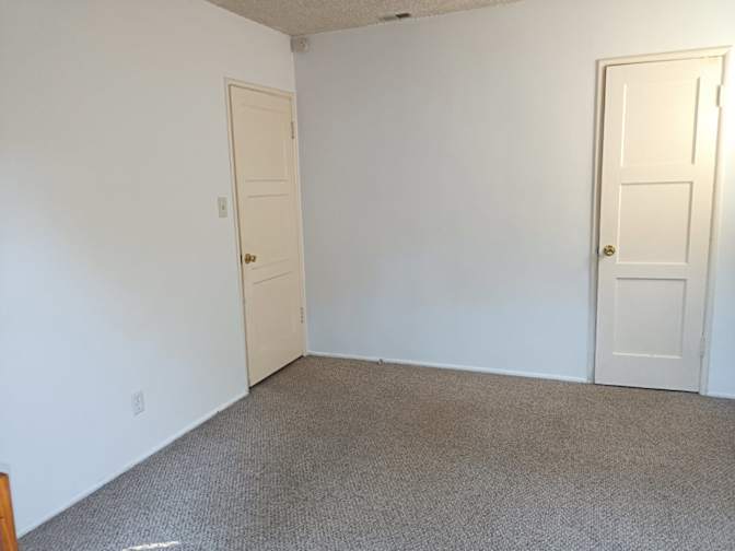 Room in Reseda with small porch