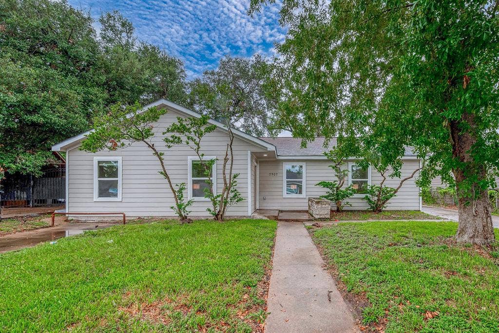 10 BR in Houston