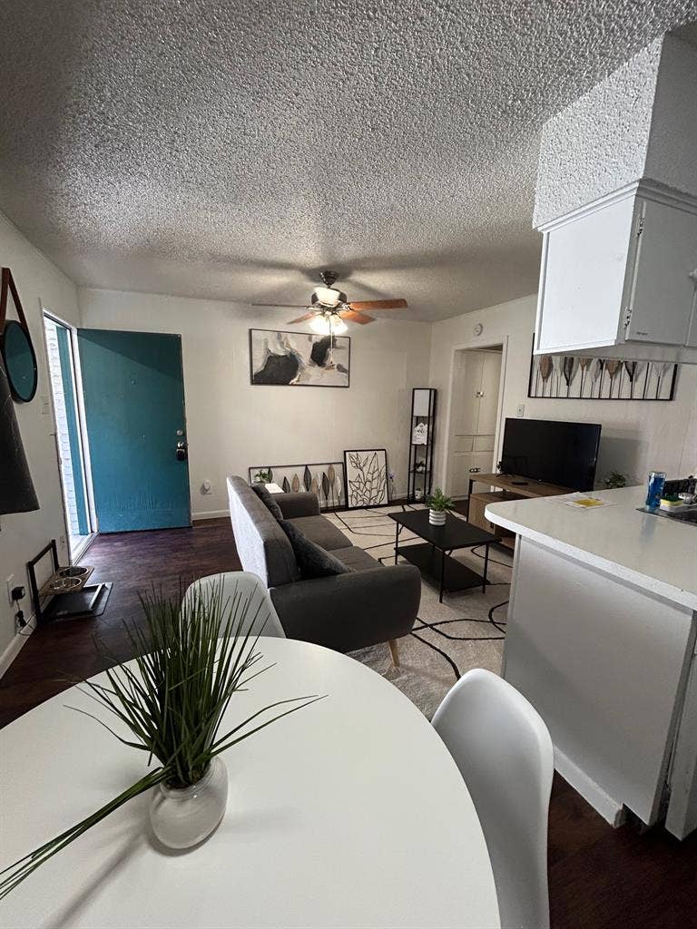 1 Bedroom Apartment for Rent