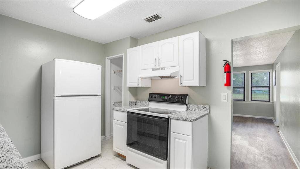 6 BR in Jacksonville