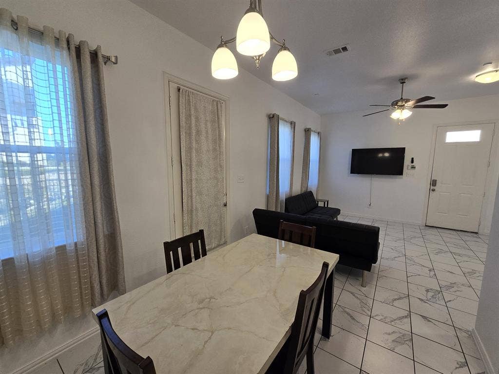 5 BR in Irving
