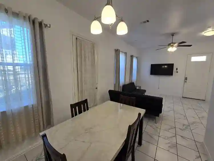 5 BR in Irving