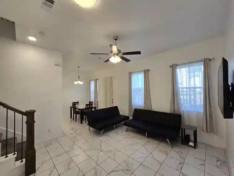 5 BR in Irving