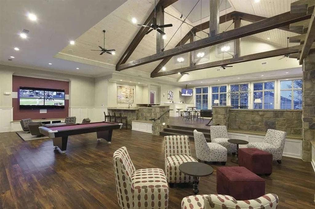 Female Student Sublease