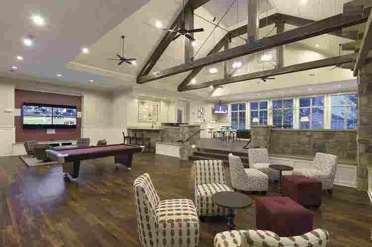 Female Student Sublease