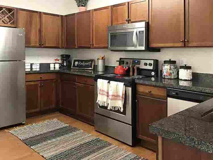 Female Student Sublease