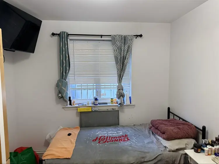 Room for rent in maspethh