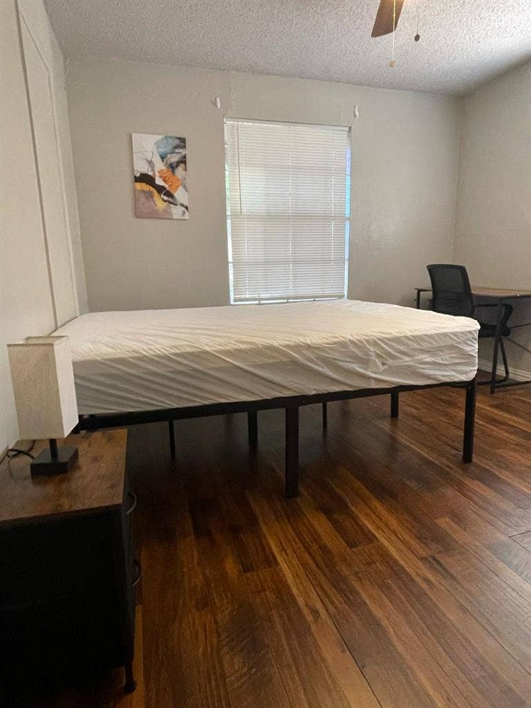 8 BR in DeSoto