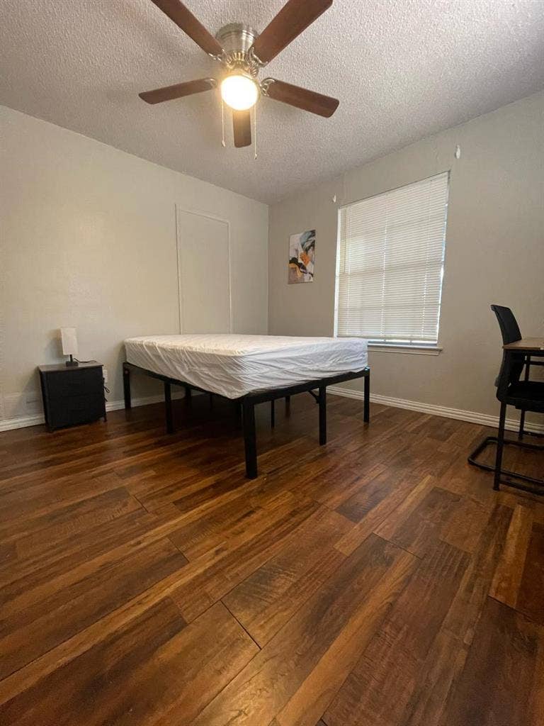 8 BR in DeSoto