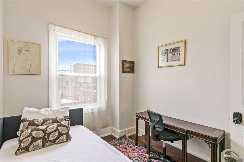 9 BR in Baltimore