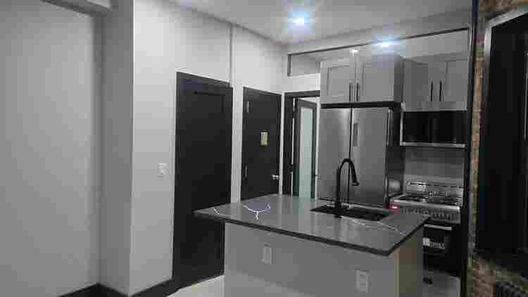 BRICKS, Washer/Dryer, glass shower