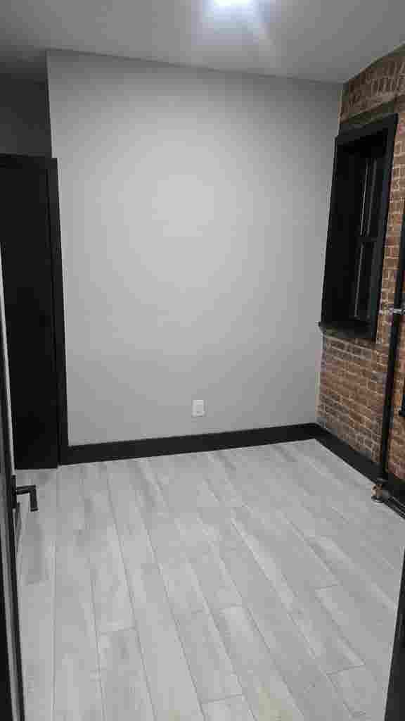 BRICKS, Washer/Dryer, glass shower