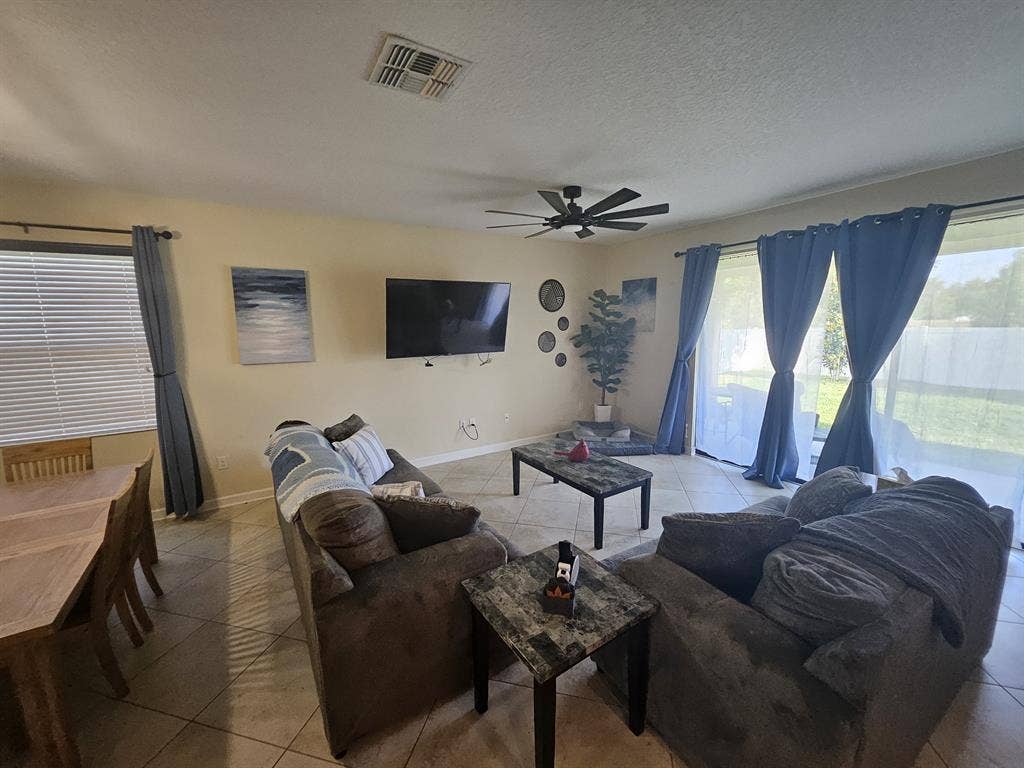 Quiet and Private Suite Near Disney